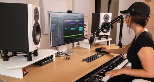 Exploring The Harmonious Benefits of Sit-Stand Music Desks